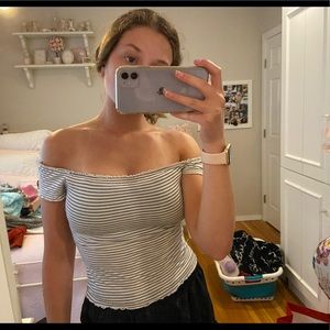 Off the shoulder tee